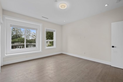 Photo 11 at 1 - 1433 Barberry Drive, Birchland Manor, Port Coquitlam