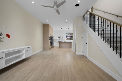 Photo 4 at 1 - 1433 Barberry Drive, Birchland Manor, Port Coquitlam