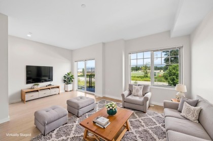 Photo 2 at 136 - 19451 Sutton Avenue, South Meadows, Pitt Meadows