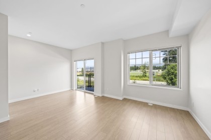 Photo 3 at 136 - 19451 Sutton Avenue, South Meadows, Pitt Meadows