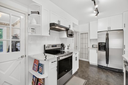 Photo 7 at 21662 River Road, West Central, Maple Ridge