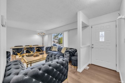 Photo 9 at 22938 Fuller Avenue, East Central, Maple Ridge