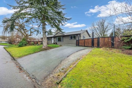 Photo 37 at 22938 Fuller Avenue, East Central, Maple Ridge