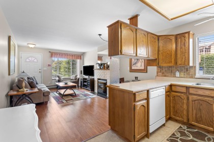 Photo 11 at 21 - 12276 189a Street, Central Meadows, Pitt Meadows