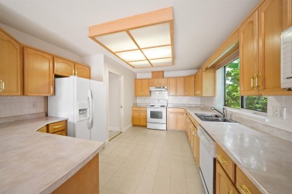 Photo 12 at 2677 Fortress Drive, Citadel PQ, Port Coquitlam