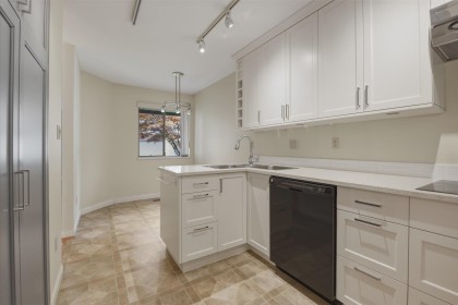 Photo 9 at 18 - 920 Citadel Drive, Citadel PQ, Port Coquitlam