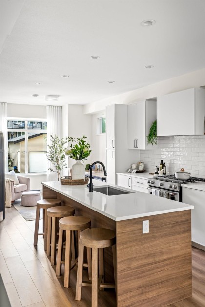 Photo 2 at 11 - 2190 Rindall Avenue, Central Pt Coquitlam, Port Coquitlam