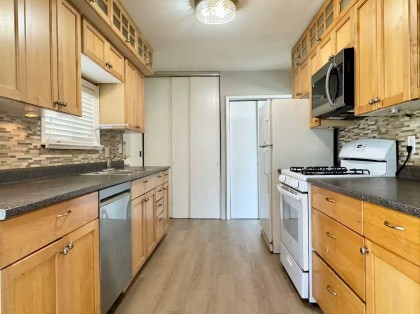Photo 10 at 22543 123 Avenue, East Central, Maple Ridge