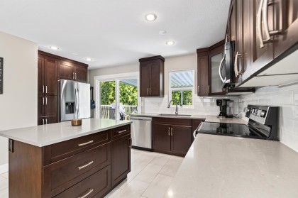 Photo 12 at 11902 Bruce Place, Southwest Maple Ridge, Maple Ridge