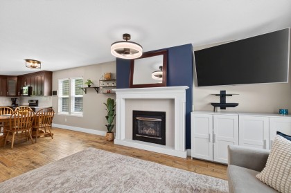 Photo 7 at 11902 Bruce Place, Southwest Maple Ridge, Maple Ridge