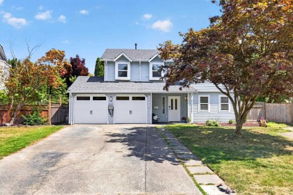 Photo 3 at 11902 Bruce Place, Southwest Maple Ridge, Maple Ridge