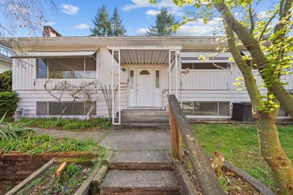 Photo 3 at 3356 Liverpool Street, Glenwood PQ, Port Coquitlam