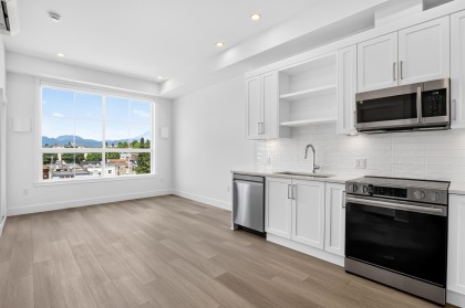 Photo 12 at 501 - 22348 North Avenue, West Central, Maple Ridge