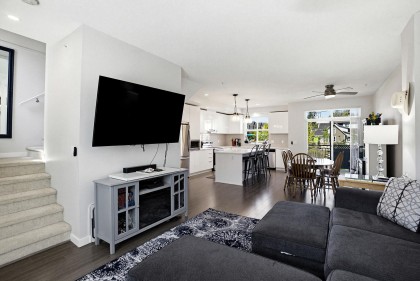 Photo 11 at 2104 - 11295 Pazarena Place, East Central, Maple Ridge