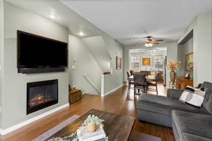 Photo 4 at 25 - 2495 Davies Avenue, Central Pt Coquitlam, Port Coquitlam