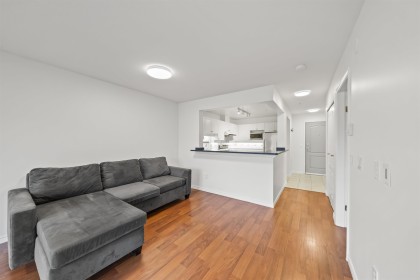 Photo 7 at 301 - 1669 Grant Avenue, Glenwood PQ, Port Coquitlam