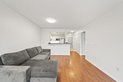 Photo 10 at 301 - 1669 Grant Avenue, Glenwood PQ, Port Coquitlam