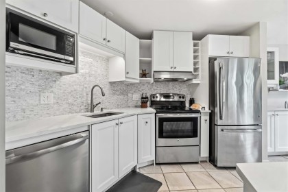 Photo 1 at 408 - 2551 Parkview Lane, Central Pt Coquitlam, Port Coquitlam