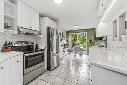 Photo 4 at 408 - 2551 Parkview Lane, Central Pt Coquitlam, Port Coquitlam