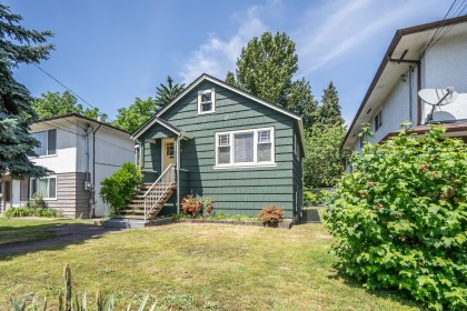 Photo 2 at 1963 Fraser Avenue, Glenwood PQ, Port Coquitlam