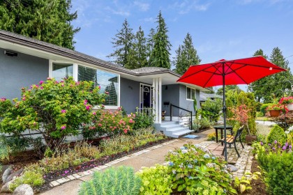 Photo 3 at 21727 Ridgeway Crescent, West Central, Maple Ridge