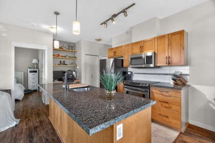 Photo 4 at 201 - 11950 Harris Road, Central Meadows, Pitt Meadows
