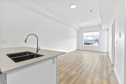 Photo 3 at 510 - 11913 Burnett Street, East Central, Maple Ridge