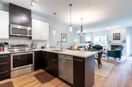 Photo 7 at 323 - 2109 Rowland Street, Central Pt Coquitlam, Port Coquitlam