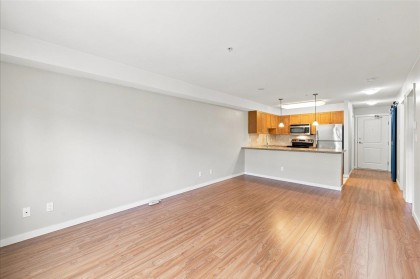 Photo 8 at 205 - 2373 Atkins Avenue, Central Pt Coquitlam, Port Coquitlam