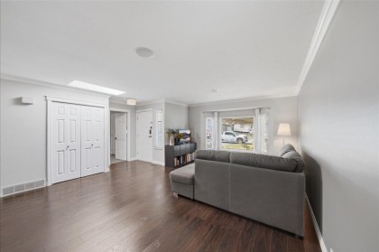Photo 5 at 12110 Blossom Street, East Central, Maple Ridge