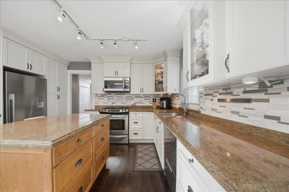 Photo 11 at 12110 Blossom Street, East Central, Maple Ridge