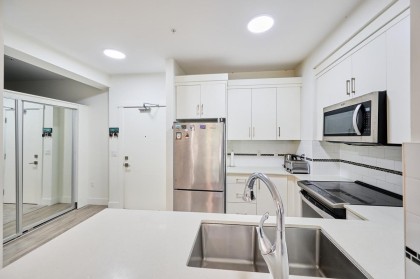 Photo 6 at 305 - 22577 Royal Crescent, East Central, Maple Ridge
