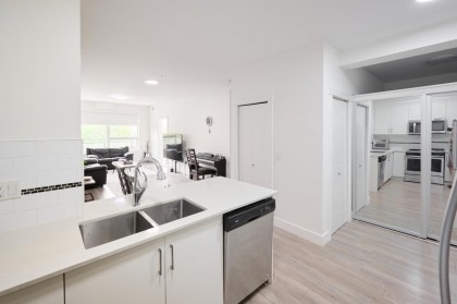 Photo 7 at 305 - 22577 Royal Crescent, East Central, Maple Ridge