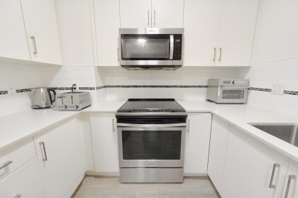Photo 5 at 305 - 22577 Royal Crescent, East Central, Maple Ridge