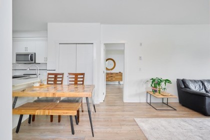 Photo 8 at 305 - 22577 Royal Crescent, East Central, Maple Ridge