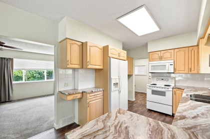 Photo 8 at 20259 Wanstead Street, Southwest Maple Ridge, Maple Ridge