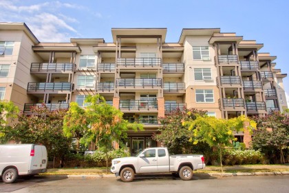 Photo 2 at 401 - 22577 Royal Crescent, East Central, Maple Ridge