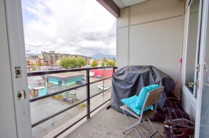 Photo 13 at 401 - 22577 Royal Crescent, East Central, Maple Ridge