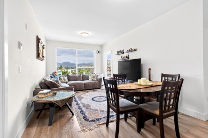 Photo 9 at 401 - 22577 Royal Crescent, East Central, Maple Ridge