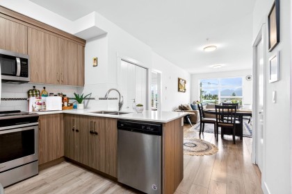 Photo 8 at 401 - 22577 Royal Crescent, East Central, Maple Ridge