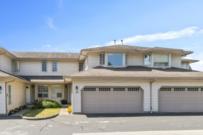 Photo 2 at 32 - 12268 189a Street, Central Meadows, Pitt Meadows