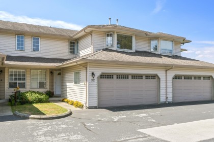 Photo 3 at 32 - 12268 189a Street, Central Meadows, Pitt Meadows