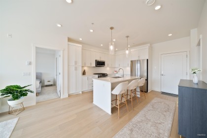 Photo 2 at 507 - 22633 Selkirk Avenue, East Central, Maple Ridge