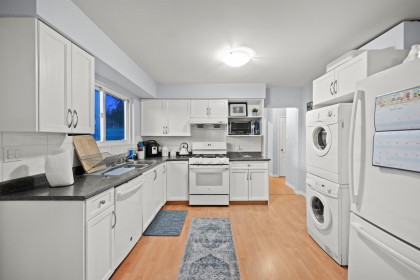Photo 5 at 3949 Sefton Street, Oxford Heights, Port Coquitlam