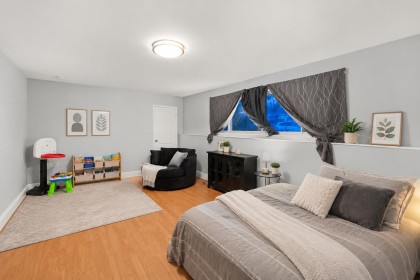 Photo 9 at 3949 Sefton Street, Oxford Heights, Port Coquitlam