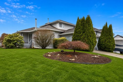Photo 2 at 23390 123 Avenue, East Central, Maple Ridge
