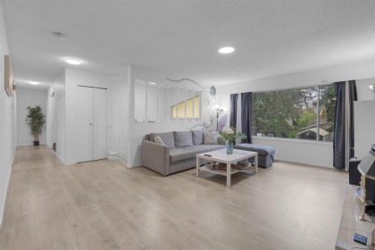 Photo 3 at 12110 Greenwell Street, East Central, Maple Ridge