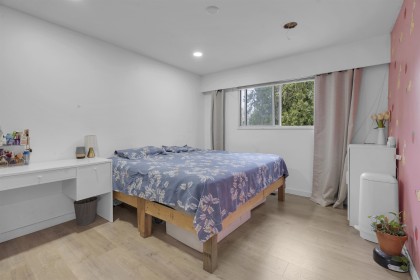 Photo 9 at 12110 Greenwell Street, East Central, Maple Ridge