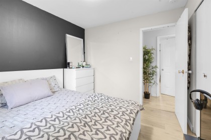 Photo 8 at 12110 Greenwell Street, East Central, Maple Ridge