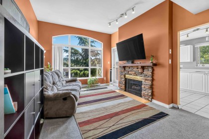 Photo 5 at 422 - 2551 Parkview Lane, Central Pt Coquitlam, Port Coquitlam